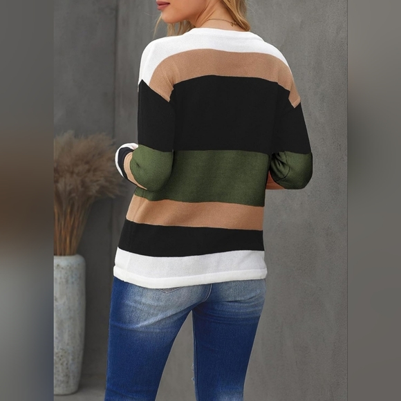 NEW! Women's Sweater, Round Neck, Striped Pullover in size S. - Picture 3 of 4